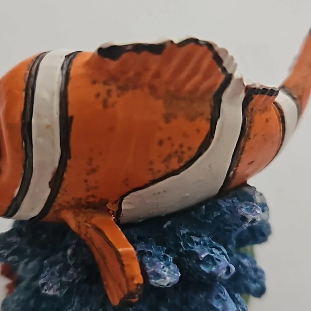Finding Nemo fish tank decoration
